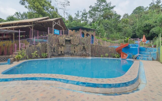 RedDoorz Resort Syariah @ Batu Apung Purwakarta