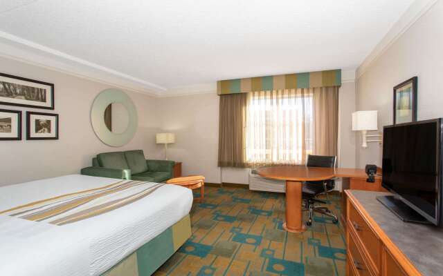 La Quinta Inn & Suites by Wyndham Denver Southwest Lakewood