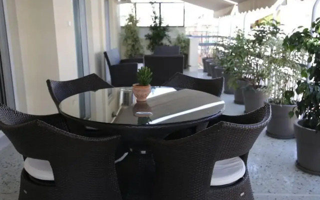 Penthouse lux Flat With 2 bd Next to Larissis