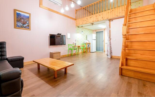 Gyeongju Gampo Four Seasons Pension