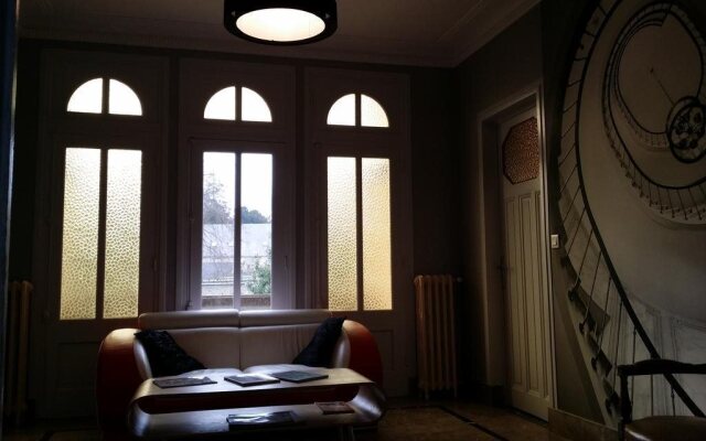 Castel Bayeux Guesthouse