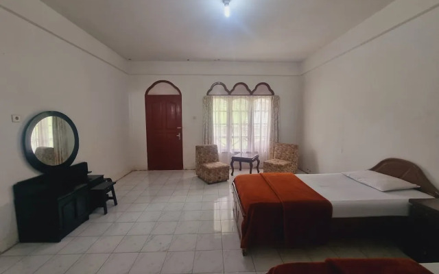 OYO 93062 Sibayak Multinational Rest House