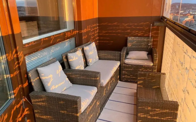 Fabulous 1BR Apt with Sauna & Views