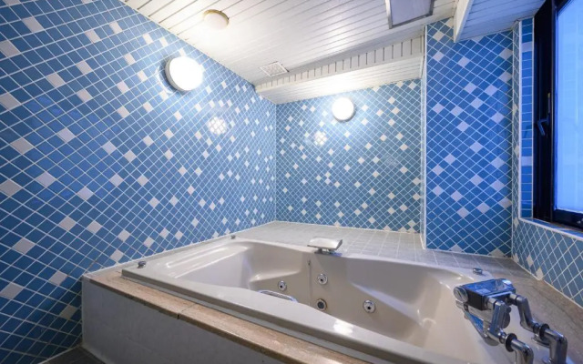 Iwatsuki Waterhotel Mw - Adult Only