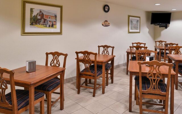 Star City Inn & Suites
