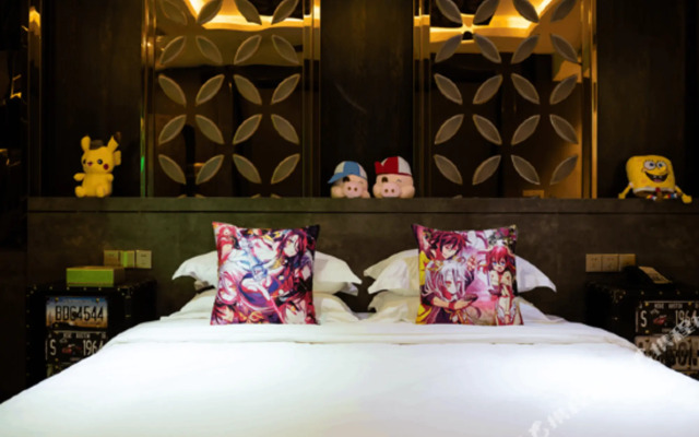 Fenglin Evening Movie Hotel