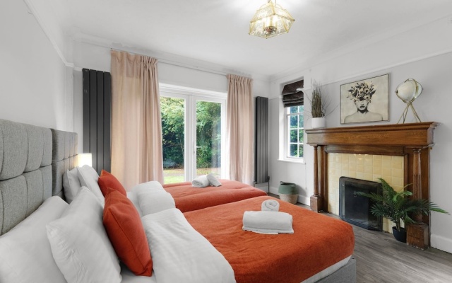 Elegant 5 Bedroom, 2 Bathroom Home at Marlow Hill