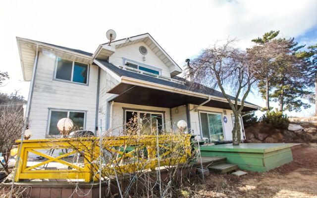 Seosan Travel & Dream Pension