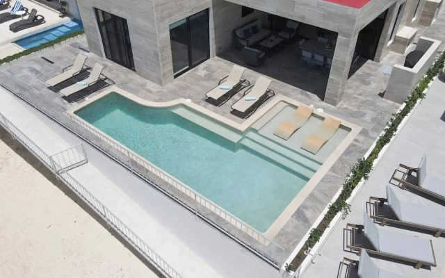 Seaside Villa 4 Beds, Private Pool, Amazing Views
