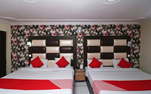 OYO 9452 Hotel Moonlight