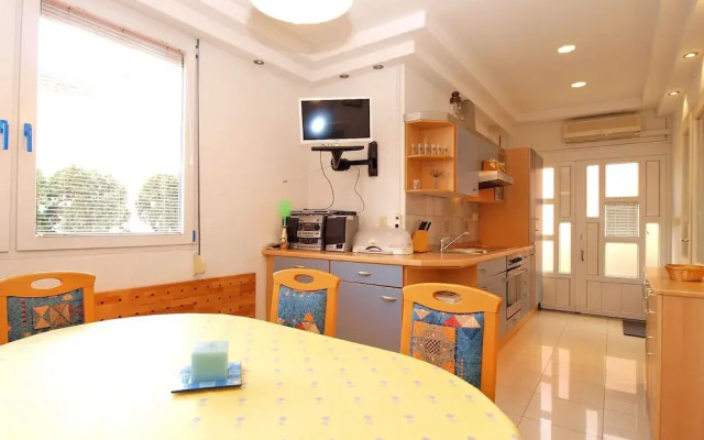 Apartment 1544