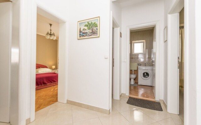Apartments and Room Mirjana