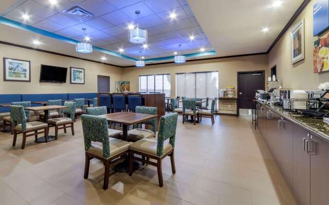 Comfort Inn & Suites Oklahoma City West - I-40