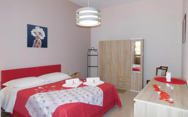 Nice Home in Avola With 1 Bedrooms and Wifi