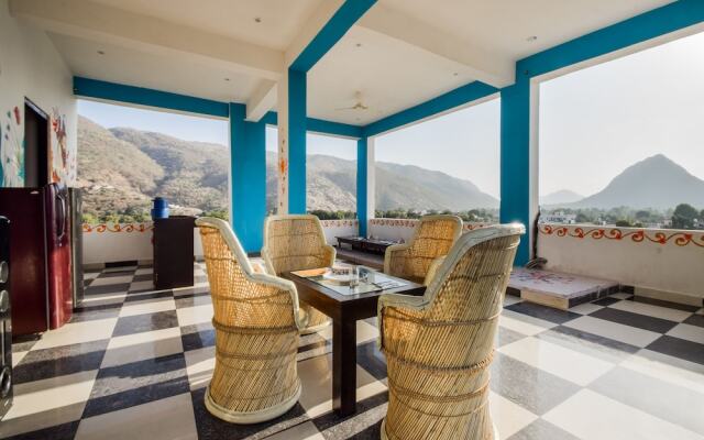 OYO 10682 Hotel Blue Lotus