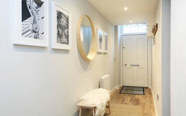 JOIVY Vibrant City Centre 2-bed Apt.