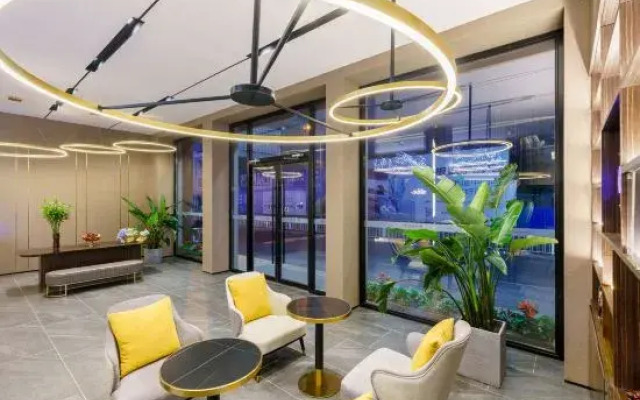 Homeinn Plus Hotel (Dalian Lvshun Dashang New Mart)