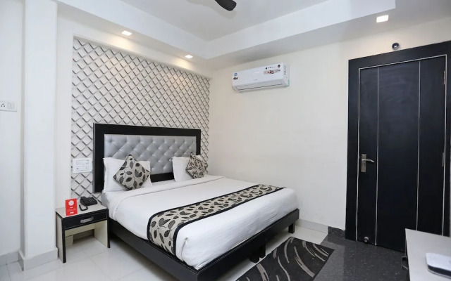 OYO 9050 Hotel Saya