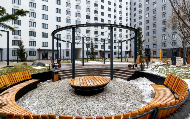 Apartments on Republic Street, Simple residential complex