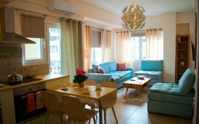 Sunny Central Luxury Apartment