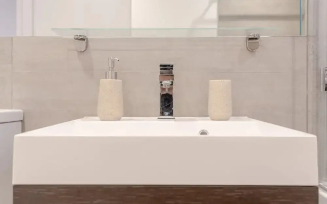 Modern Flat in the Heart of West London