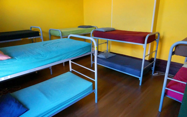 Sundancer Backpackers Resort