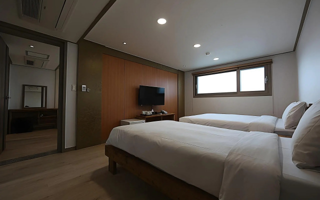 J2 Family Hotel Jeju