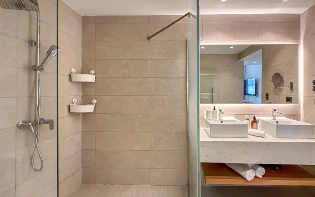 Luxury 2 Bedroom Apartment