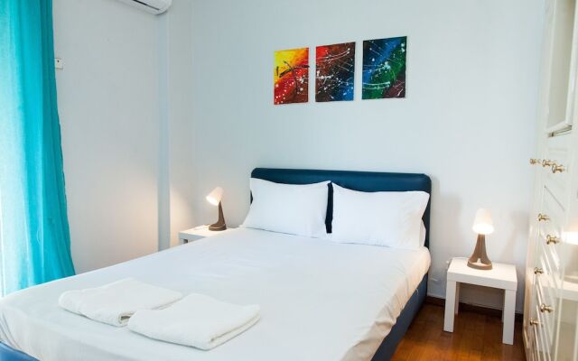 Brand new apt in central Athens