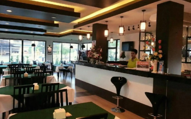 Suksomboon Hotel