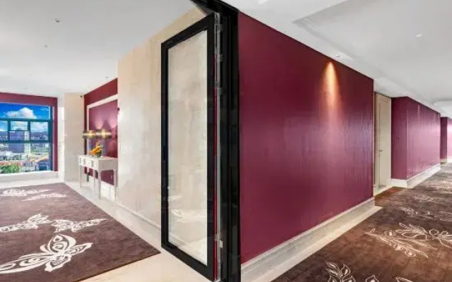 M Hotel