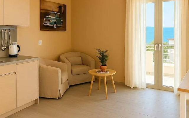 Milolithos Sunkissed Getaway Seaside Pool Escape