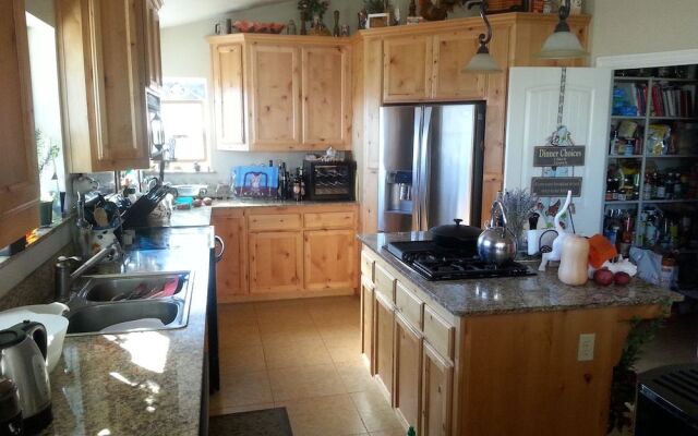 Yosemite Sierra View Bed & Breakfast