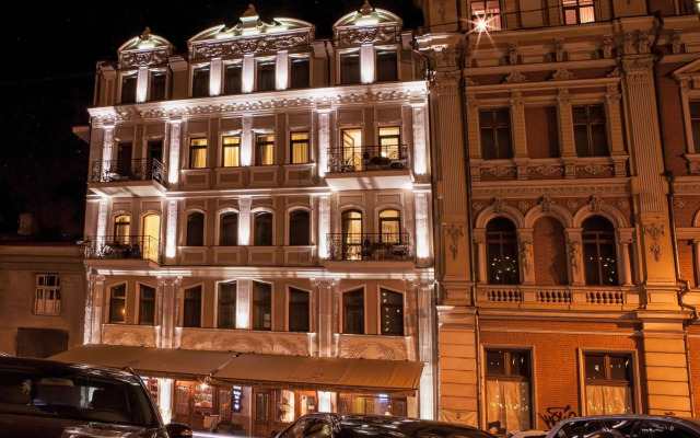 Palais Royal Hotel