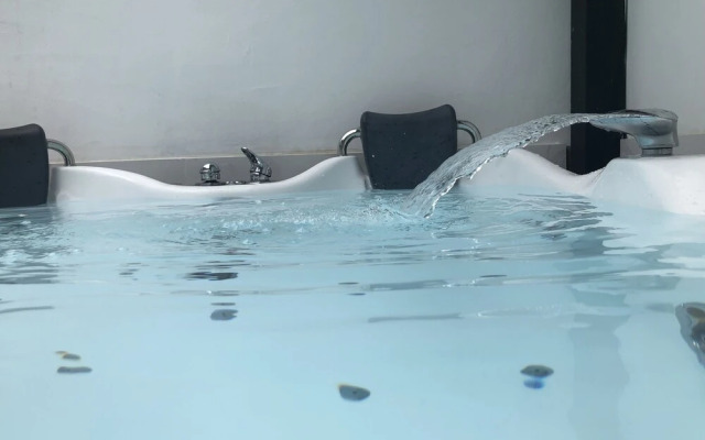 Road 26 Pool Villa