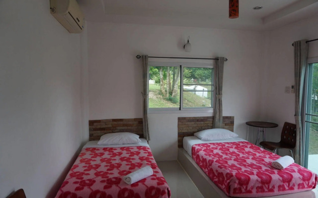 WhiteRock Resort Pakchong