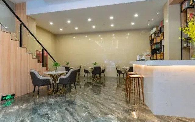 Changfeng Future Apartment Hotel