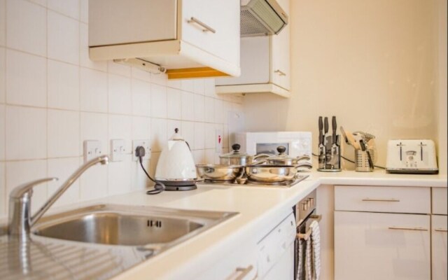 Immaculate 2 Bedroom Apartment in Central London