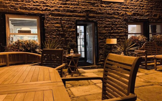 OYO Cocketts Hotel