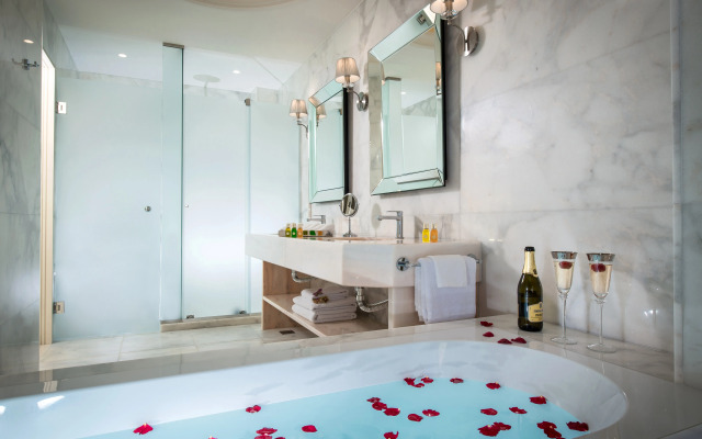 Creta Blue Boutique Hotel & Suites