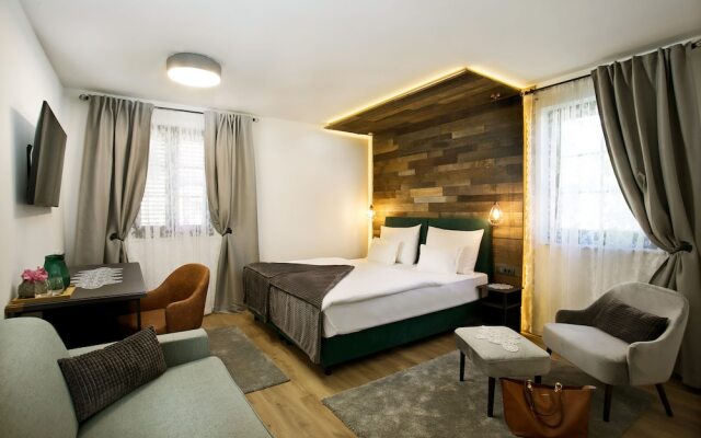 Plitvice Holiday Lodge
