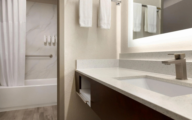 Days Inn by Wyndham Suites Fredericksburg