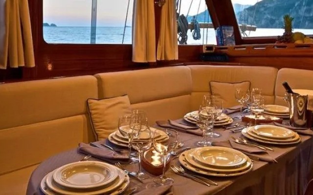 Plaghia Charter Boat&Breakfast