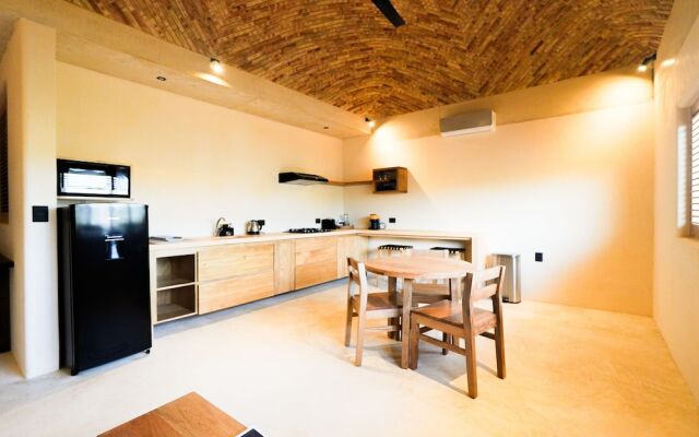 Casa Borka LUXURY FULLY FURNISHED BEACH CONDOS WITH POOL