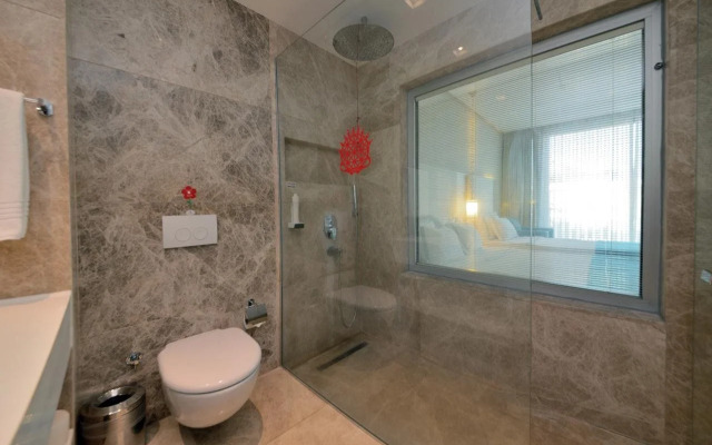 Lugga Boutique Hotel & Beach