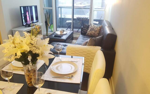 Lavish Suites - Two Story Loft - Downtown Toronto