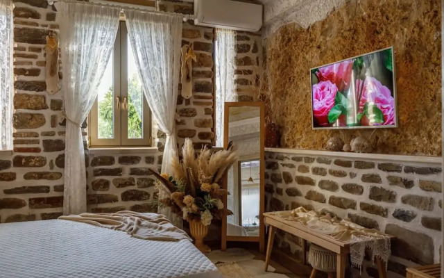 Lithos Messolongi Paradise - A Luxurious Retreat
