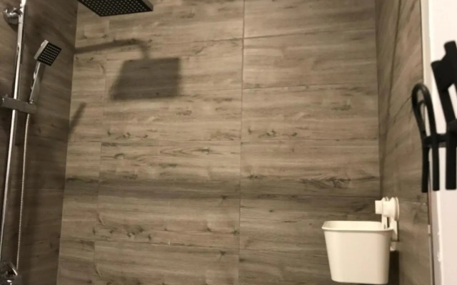 Pequeño Alojamiento con Mini Piscina - NO climatizada