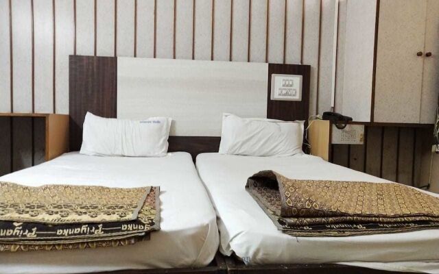 iROOMZ Hotel Abhiman