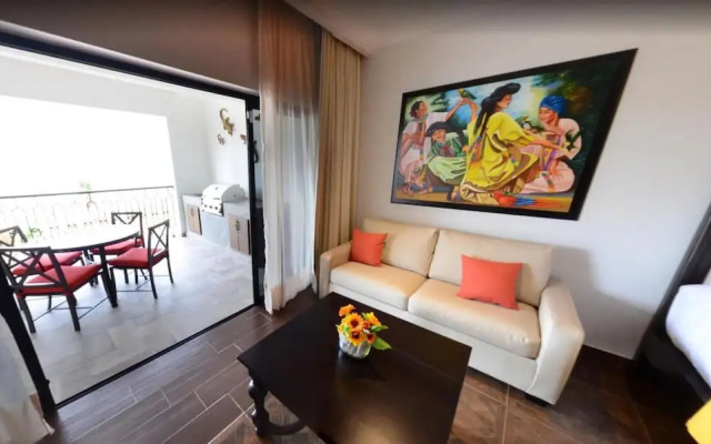 Enchanting Specious 2BR With Terrace - Cabo